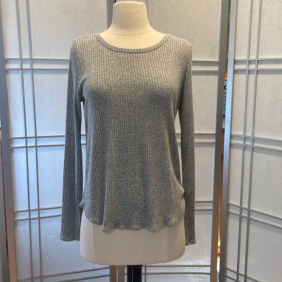 Old Navy Tops - Old Navy Long Sleeved Gray Ribbed Top